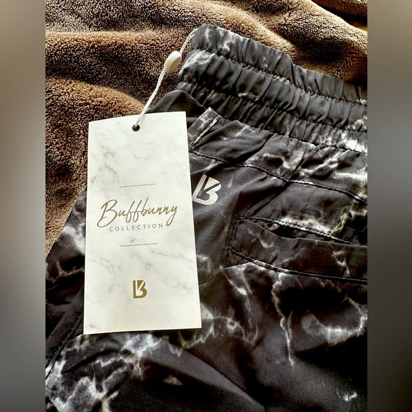 Worn Once!! 🖤Buff Bunny Flow Short- Black Marble- Size M - Picture 2 of 3